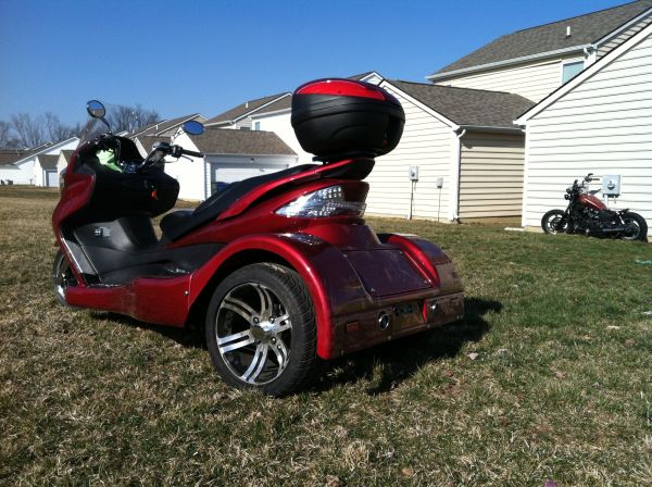 Zodia in front, my Magna parked next  to the garage, wrecked, which is why I need a trike. I think you get the picture